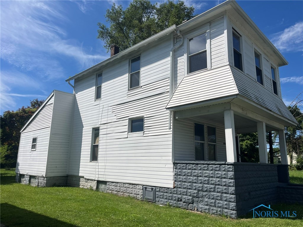 Photo 2 of 23 of 1232 E Bancroft Street house