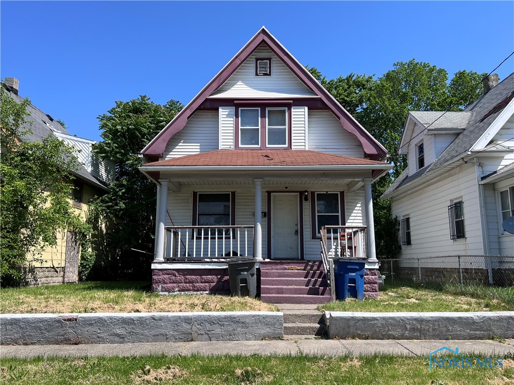 Photo 1 of 14 of 105 Navarre Avenue house