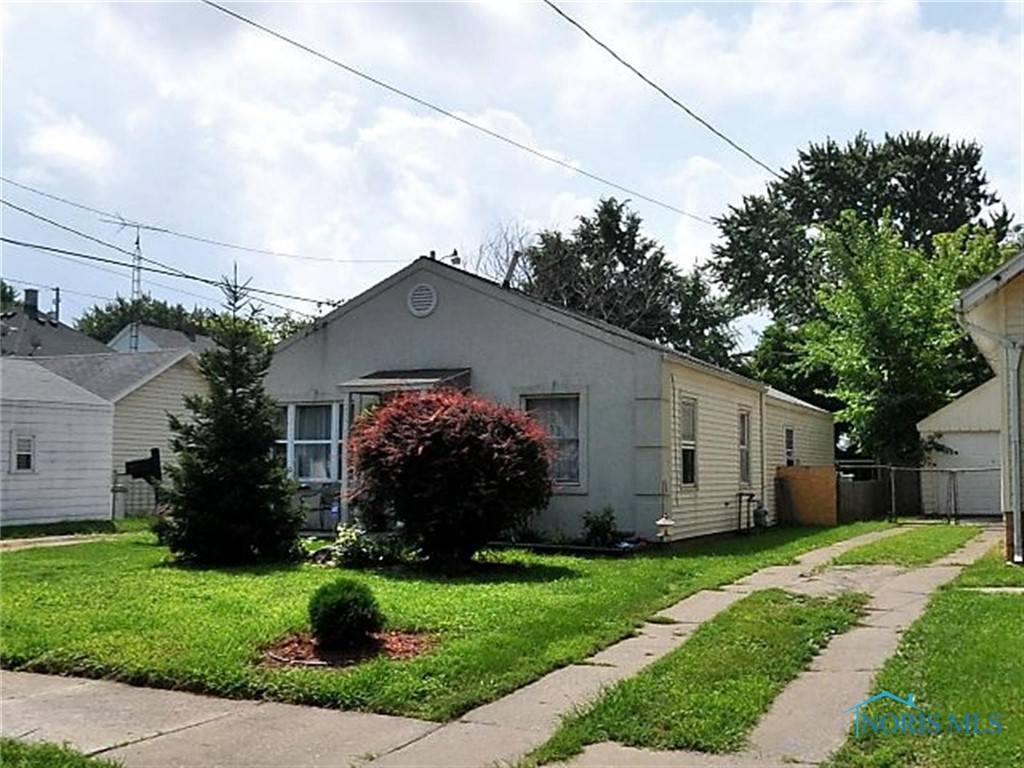 Photo 1 of 11 of 1816 Hurd Street house