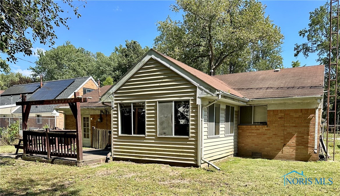 Photo 5 of 6 of 6027 Merle Street house