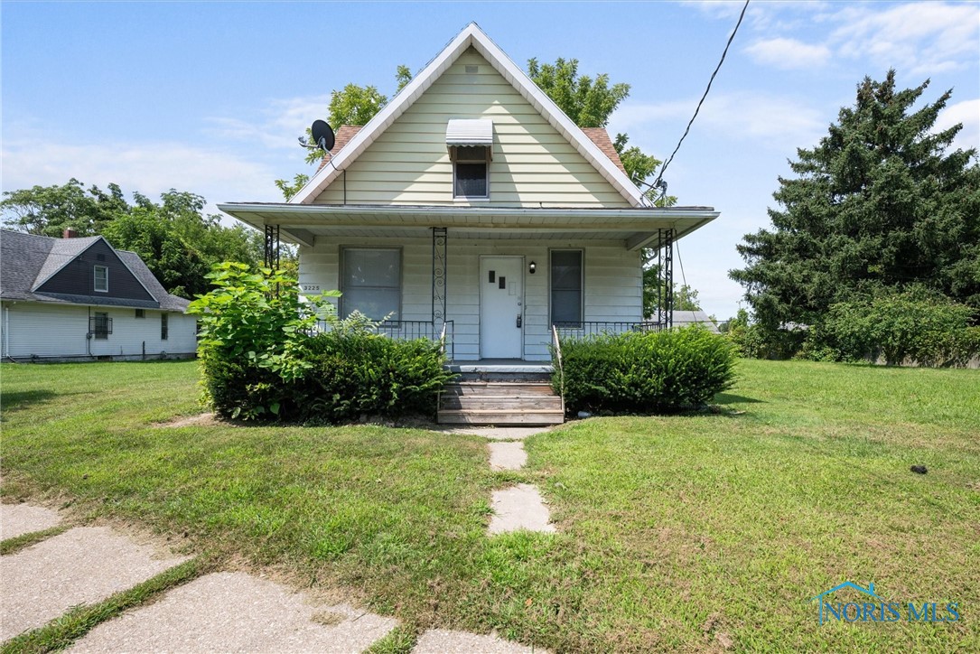 Photo 22 of 29 of 3225 Cottage Avenue house