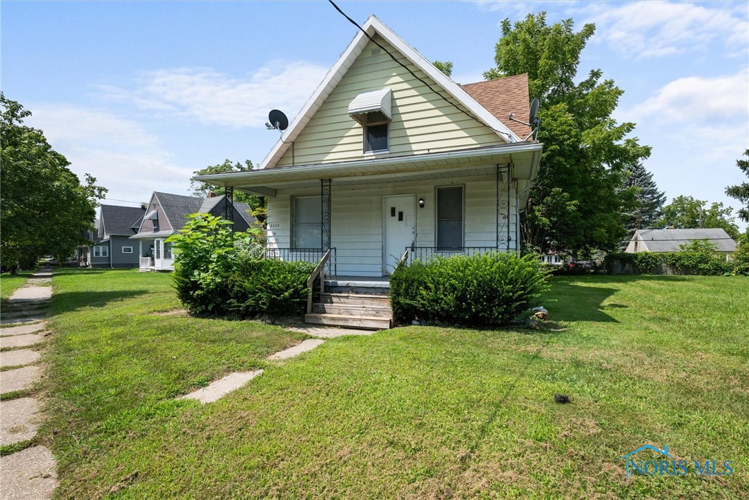 Photo 23 of 29 of 3225 Cottage Avenue house