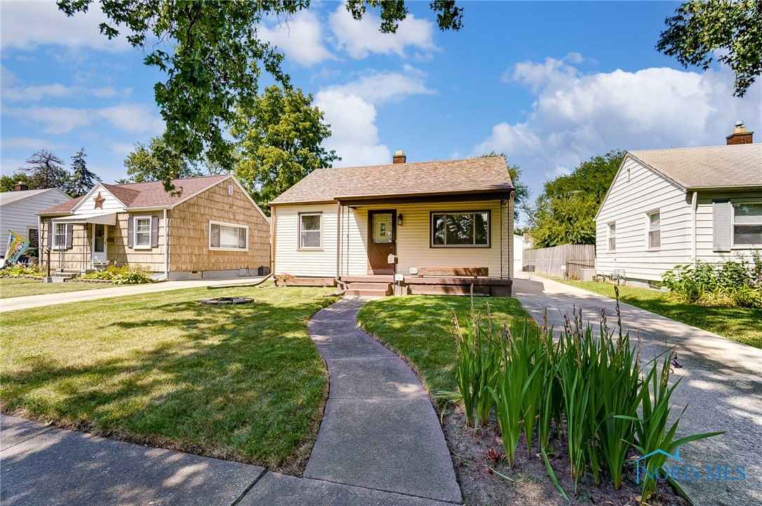 Photo 1 of 36 of 252 Waggoner Boulevard house