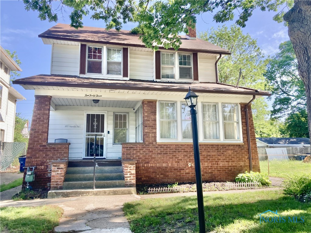 Photo 1 of 6 of 1043 Lincoln Avenue house