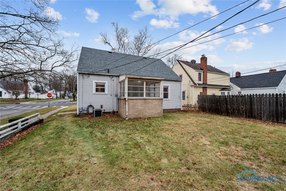 Photo 27 of 28 of 2402 Berdan Avenue house