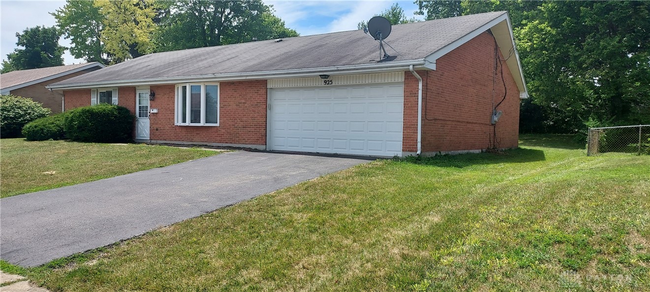 Photo 1 of 11 of 925 Robinette Avenue house