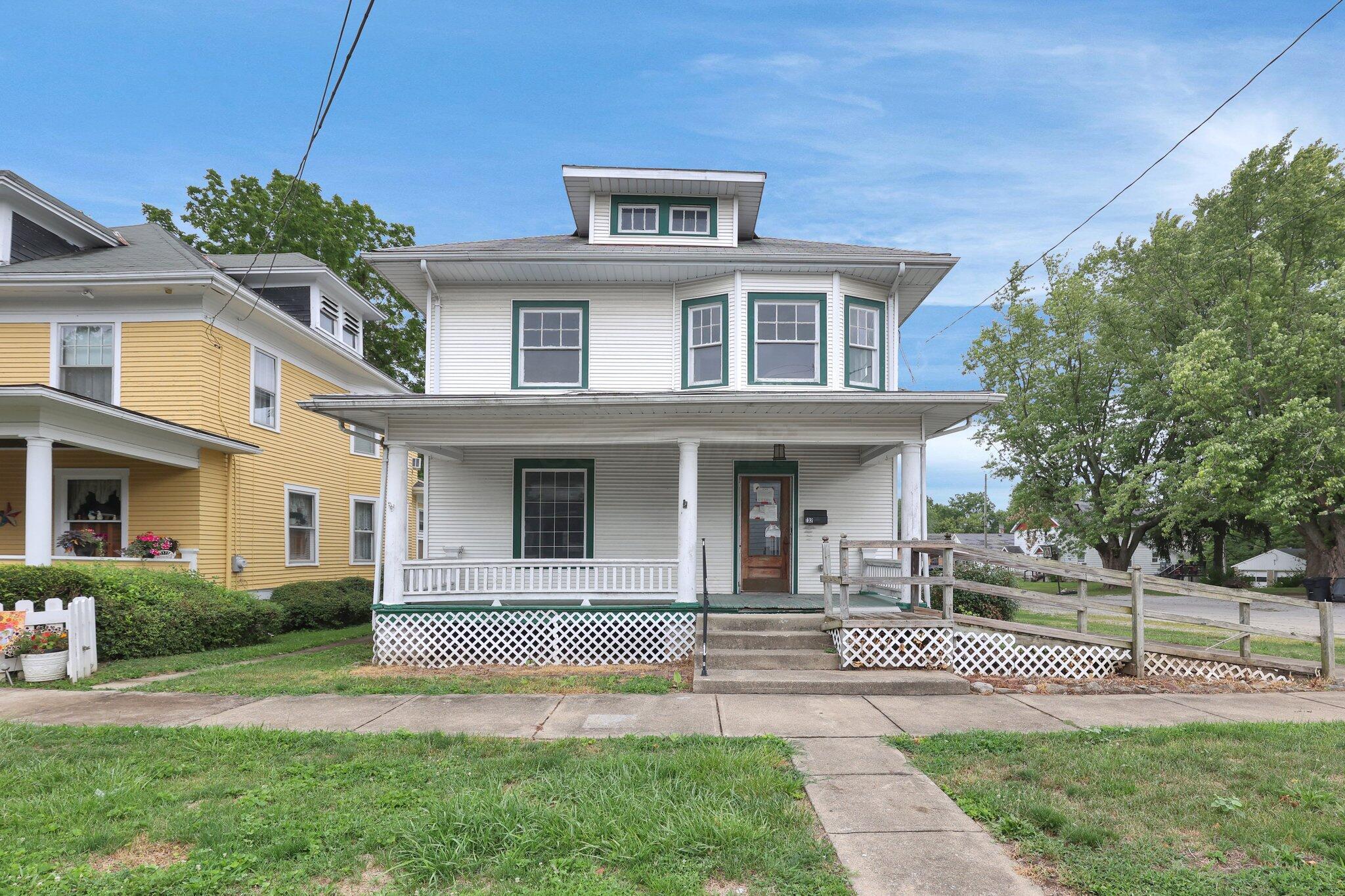 Photo 2 of 25 of 132 E Paint Street house