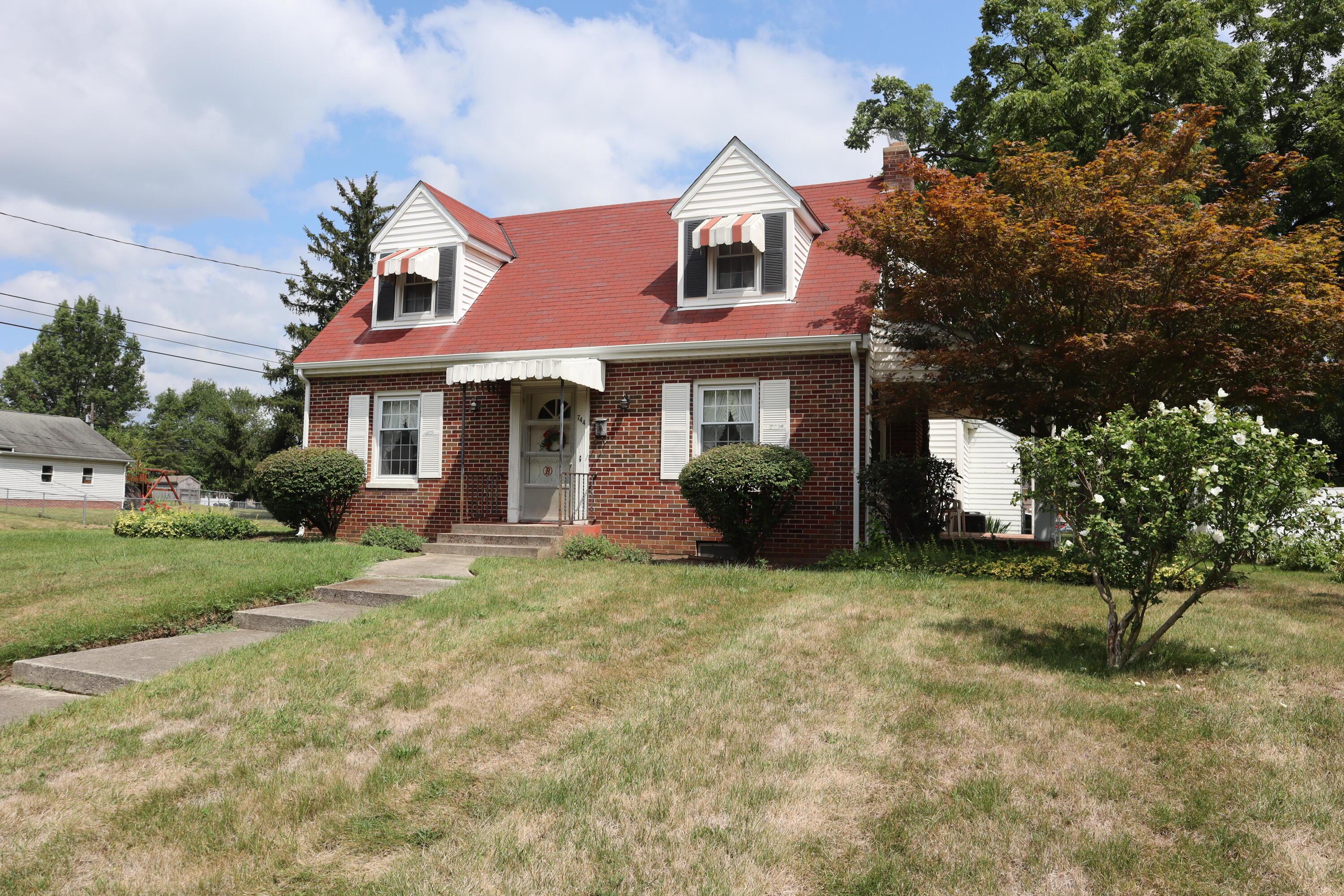 Photo 1 of 20 of 744 Dayton Avenue NW NW house