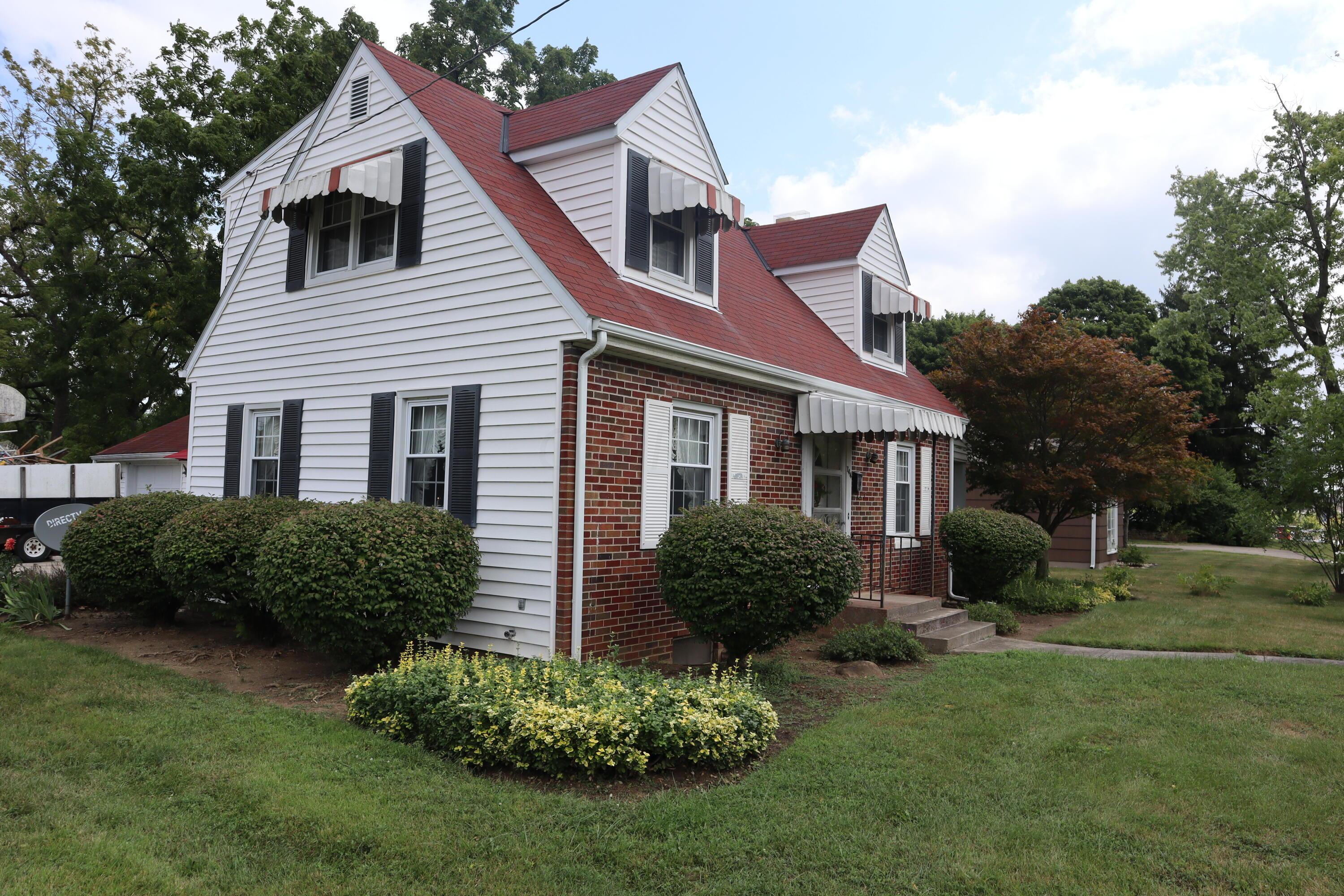 Photo 18 of 20 of 744 Dayton Avenue NW NW house