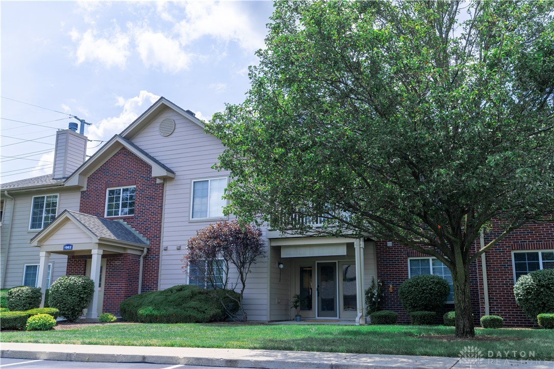 Photo 1 of 31 of 1982 Waterstone Boulevard 103 condo