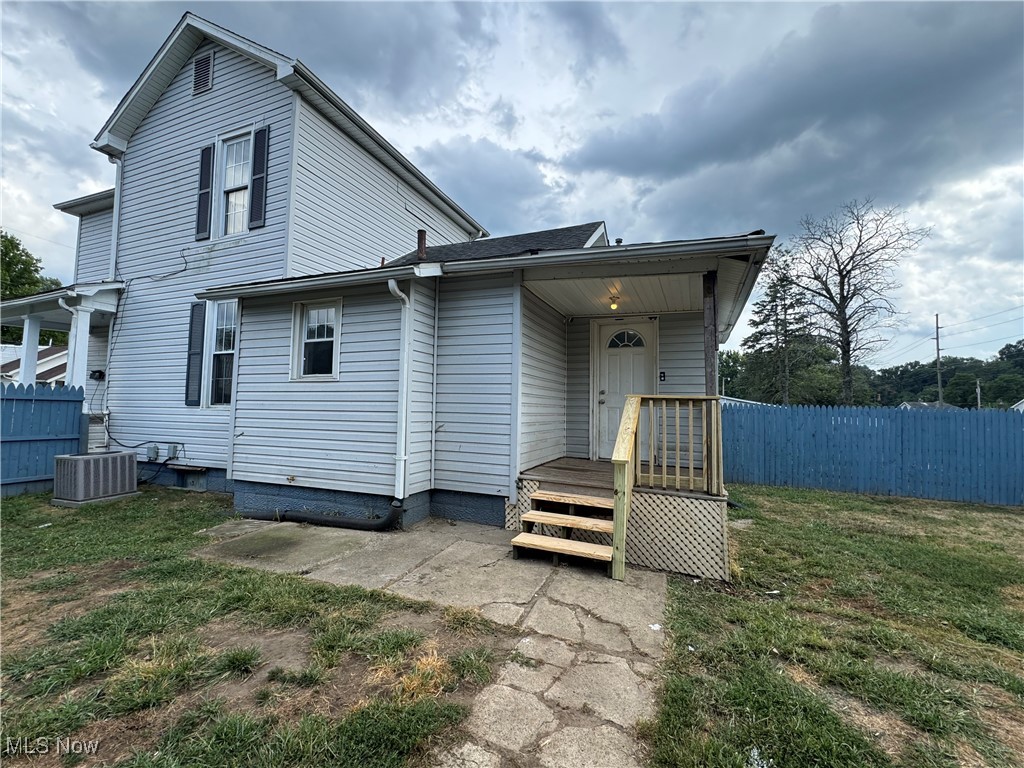 Photo 10 of 21 of 437 Schaum Avenue house