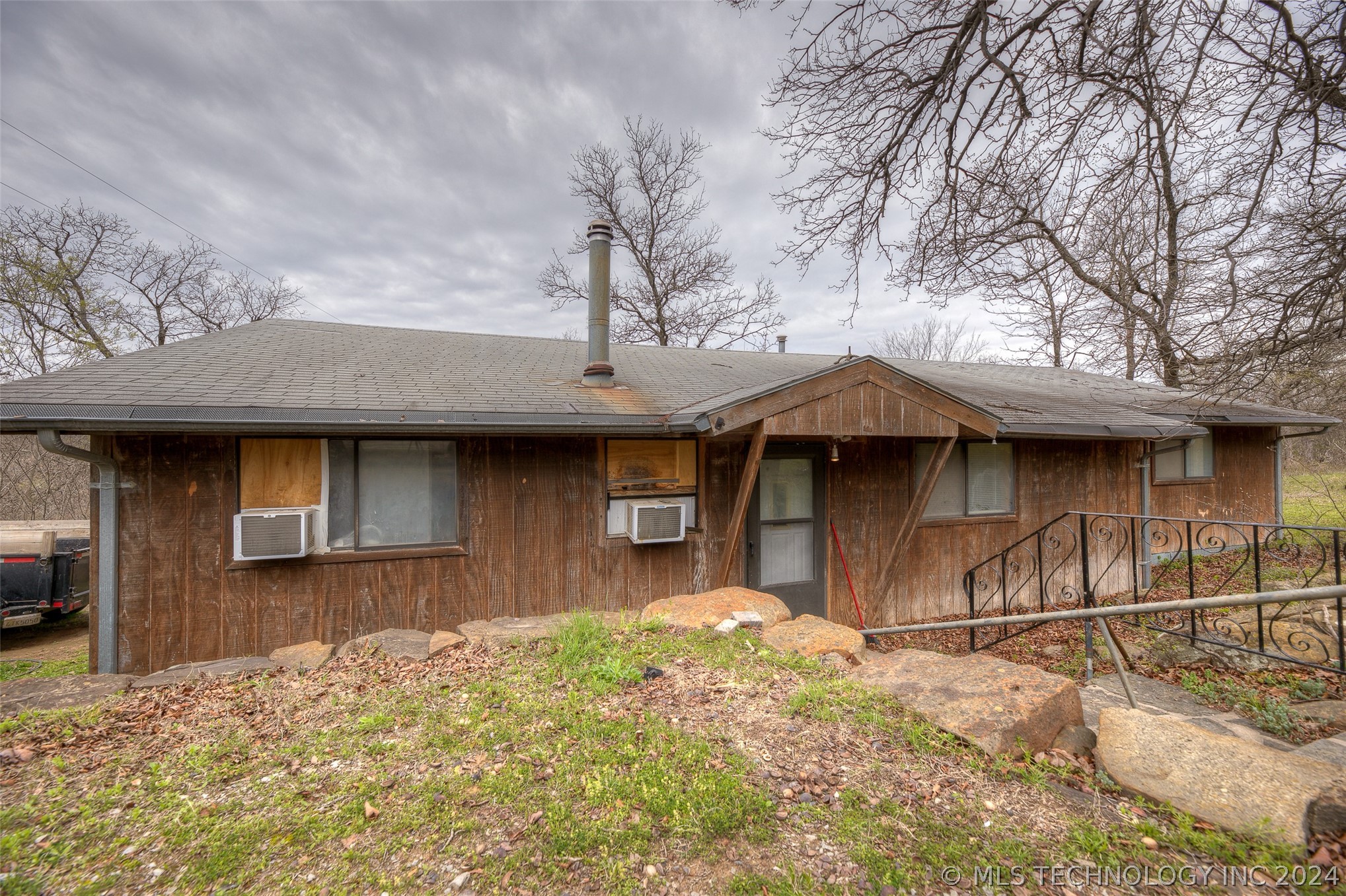 Photo 2 of 17 of 10445 E 271st Street mobile home