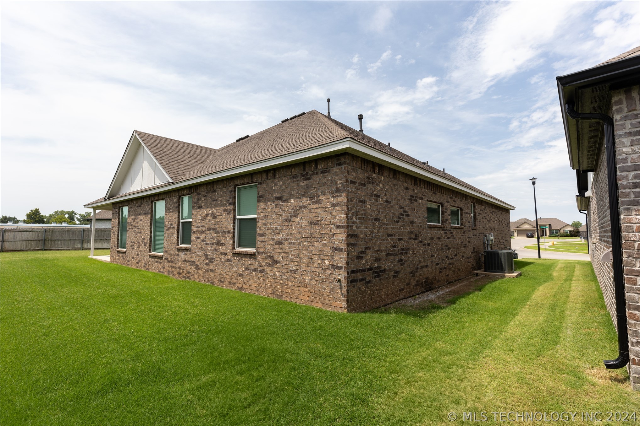 Photo 42 of 44 of 12703 S 75th Avenue E house