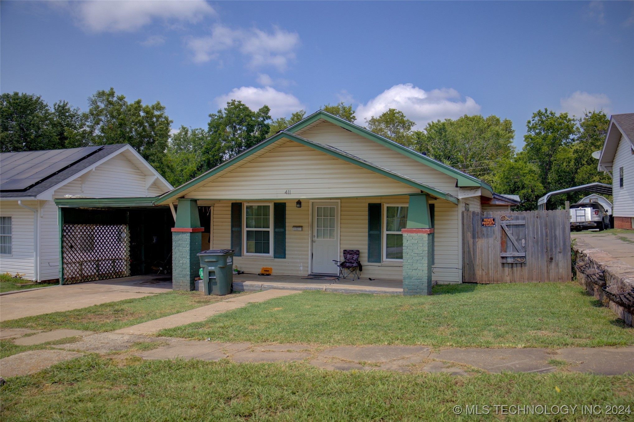 Photo 1 of 4 of 411 W 9th Avenue house