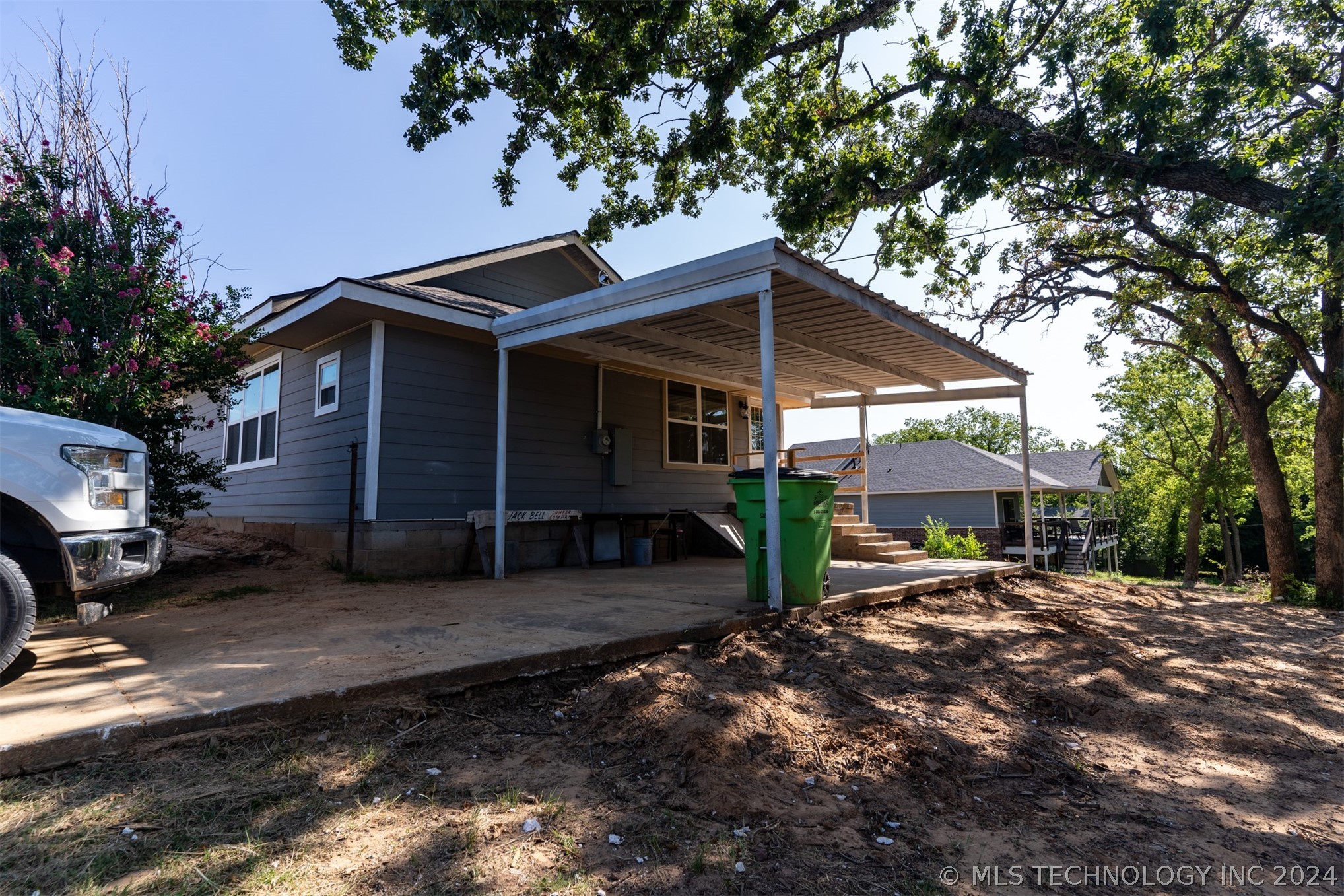 Photo 18 of 21 of 420 W 8th Avenue house