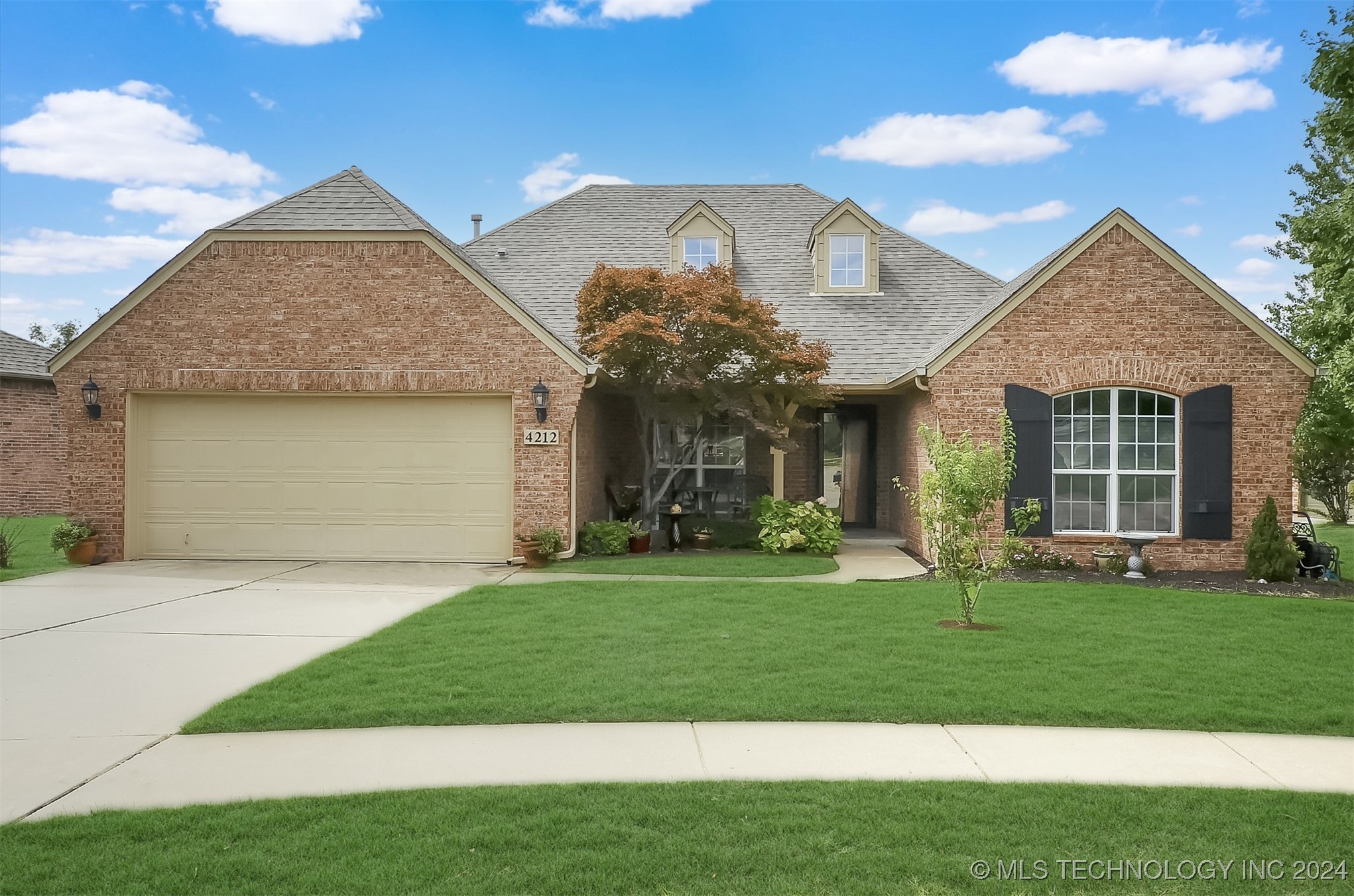 Photo 1 of 23 of 4212 N Narcissus Avenue house