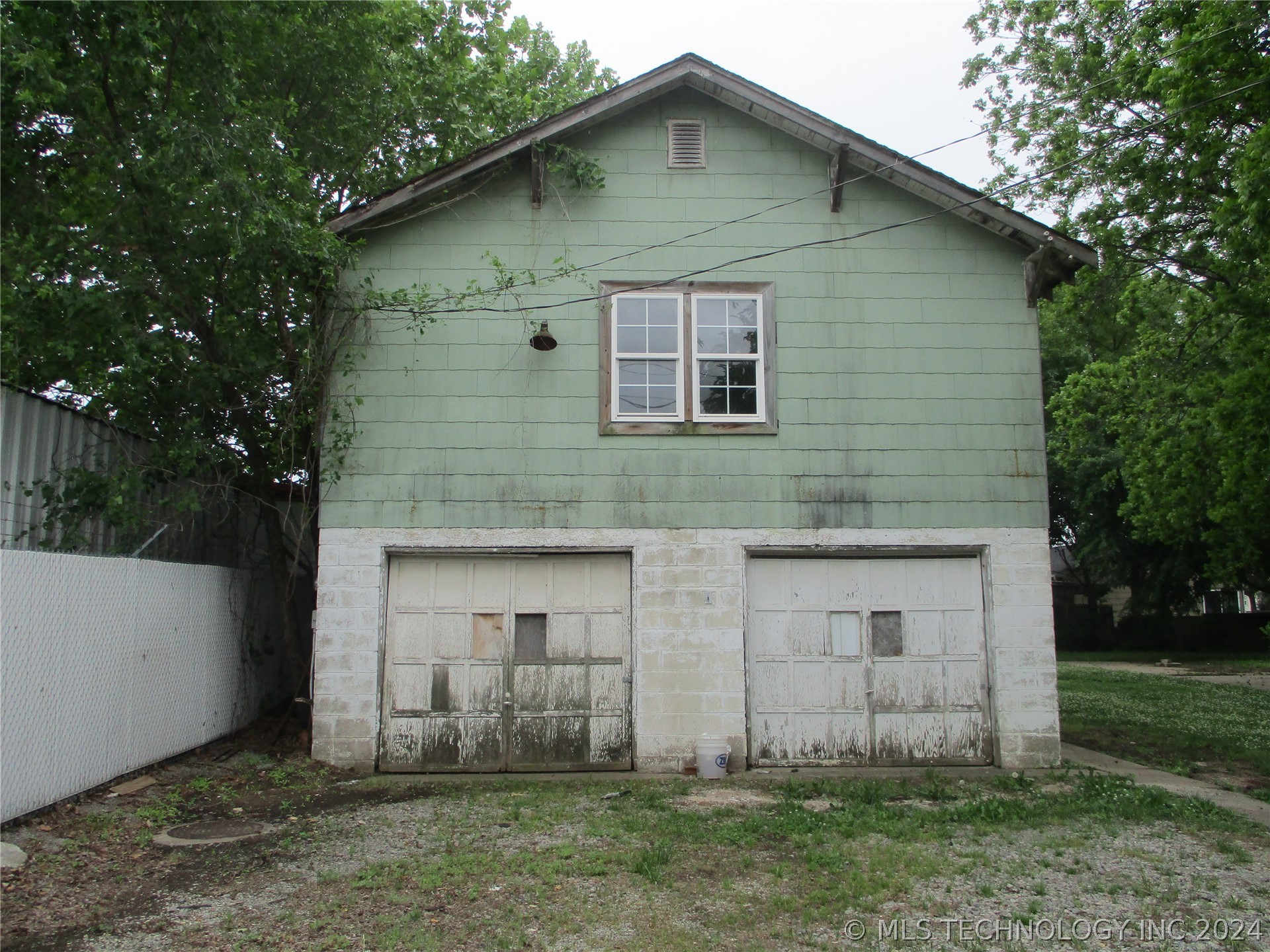 Photo 40 of 48 of 1612 N Little Avenue house