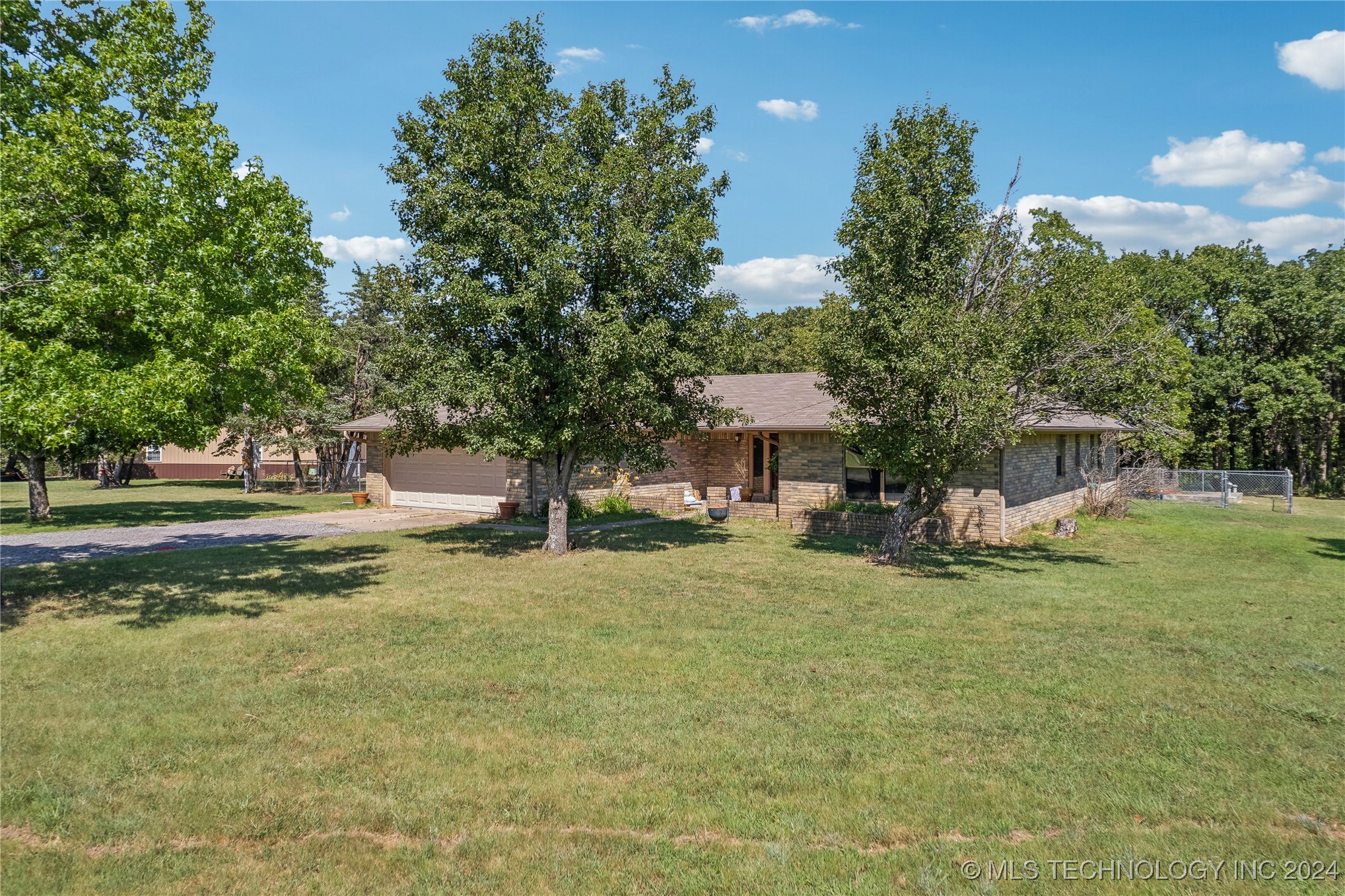 Photo 2 of 40 of 3609 E Scenic Drive house