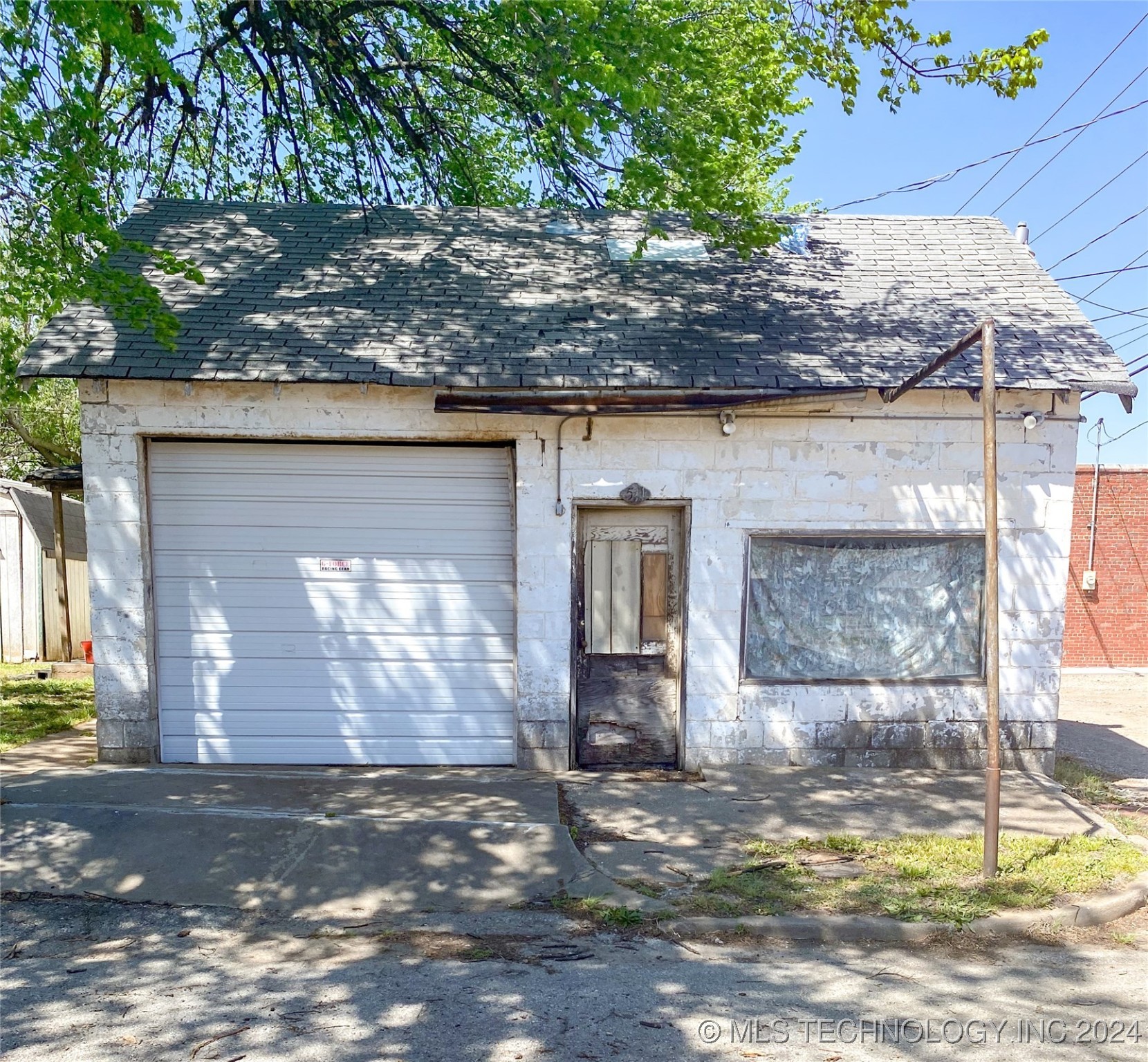 Photo 1 of 15 of 511 N Steele Avenue house