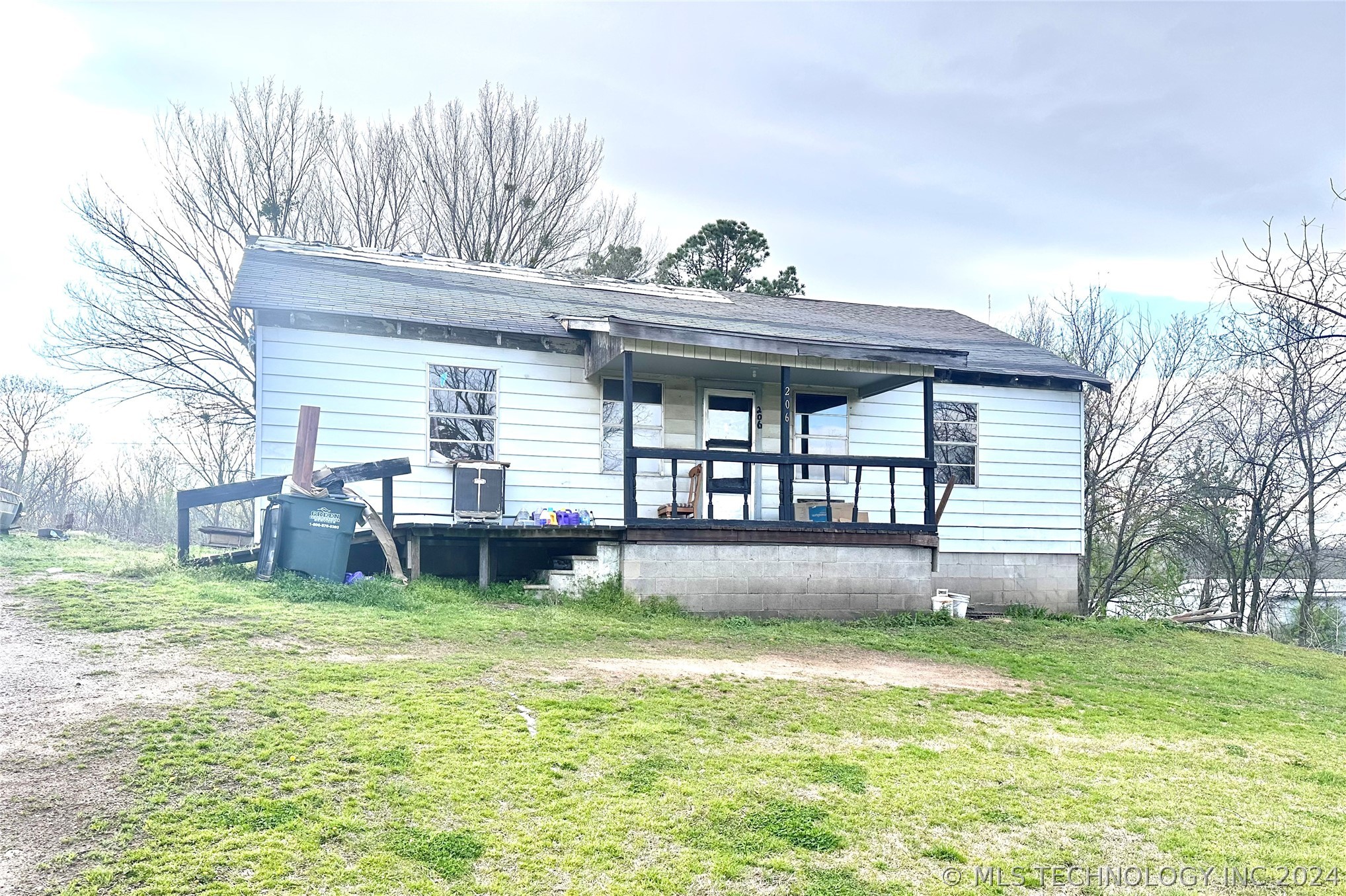 Photo 1 of 6 of 210 Pate Avenue house