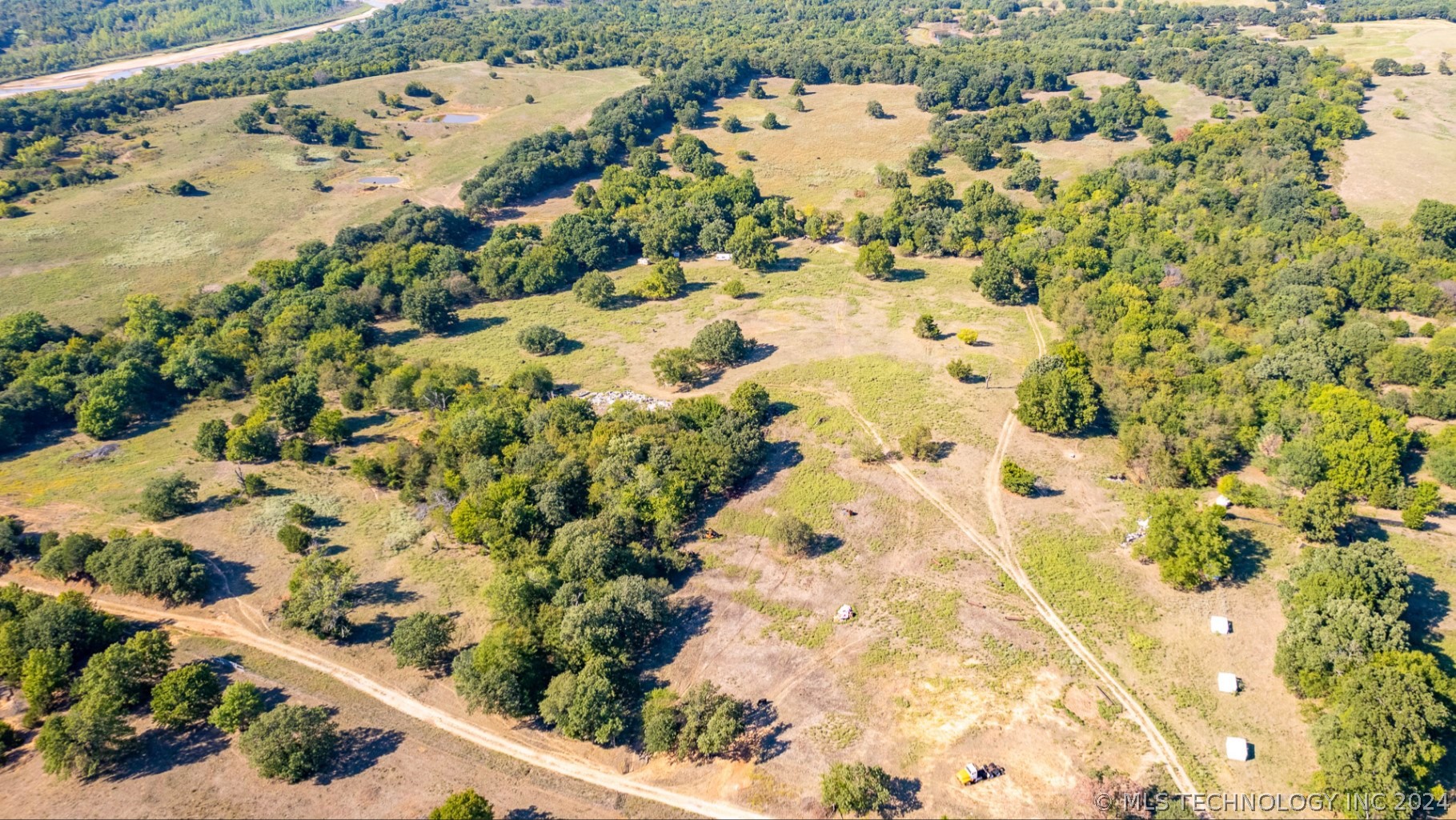 Photo 1 of 5 of 0000 E 1440 Road land