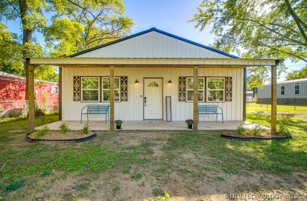 Photo 1 of 21 of 137 W Lakeview Avenue house