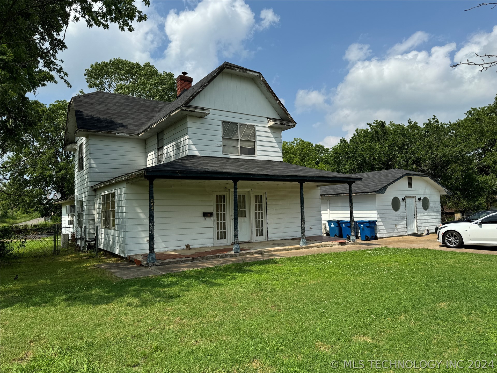 Photo 1 of 35 of 233 W Madison Avenue house