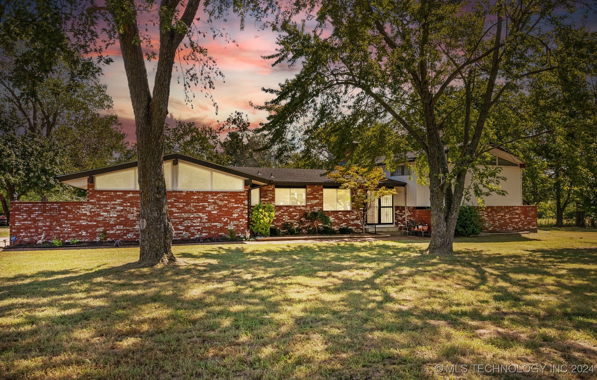 Photo 1 of 37 of 11259 N 177th East Avenue house