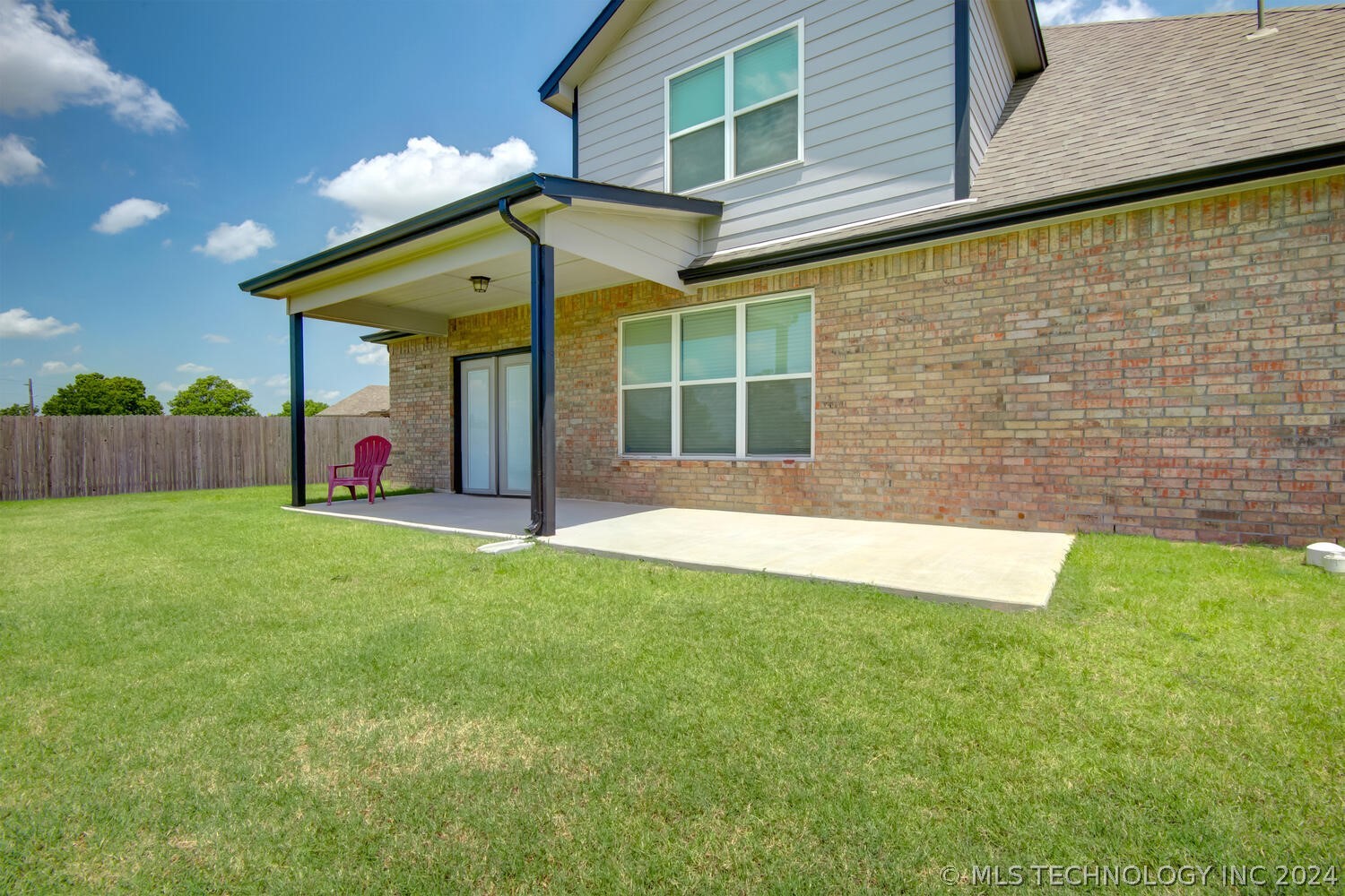 Photo 6 of 14 of 11810 N 130th EastAvenue house