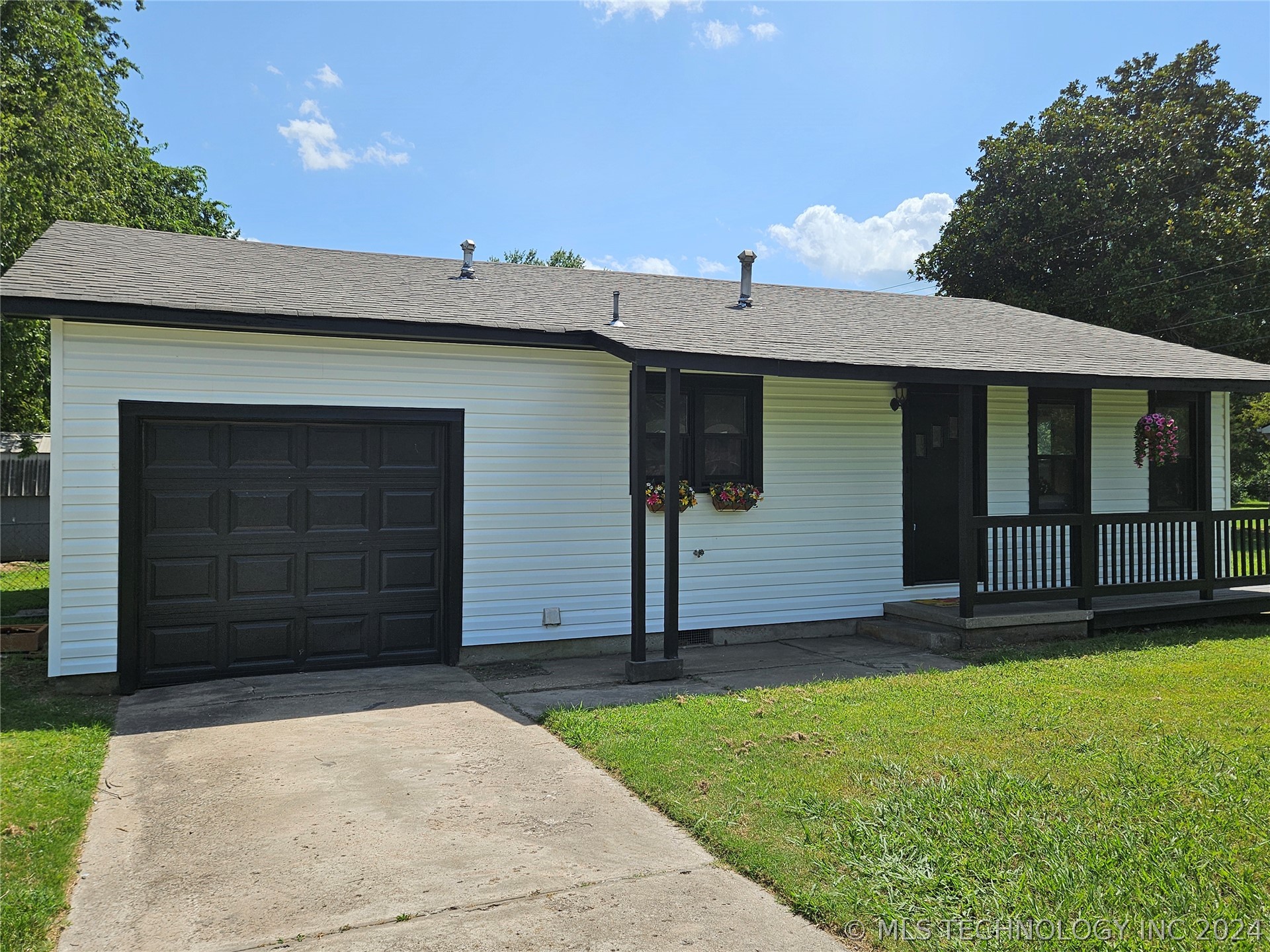 Photo 1 of 20 of 44 Bryan Street house