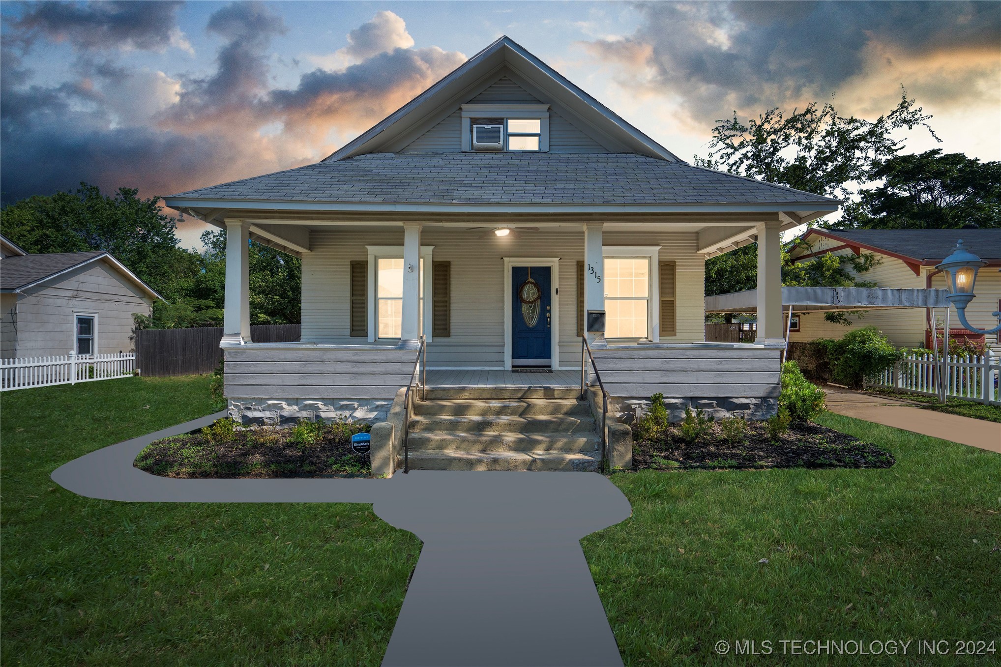 Photo 1 of 31 of 1315 E Lincoln Avenue house