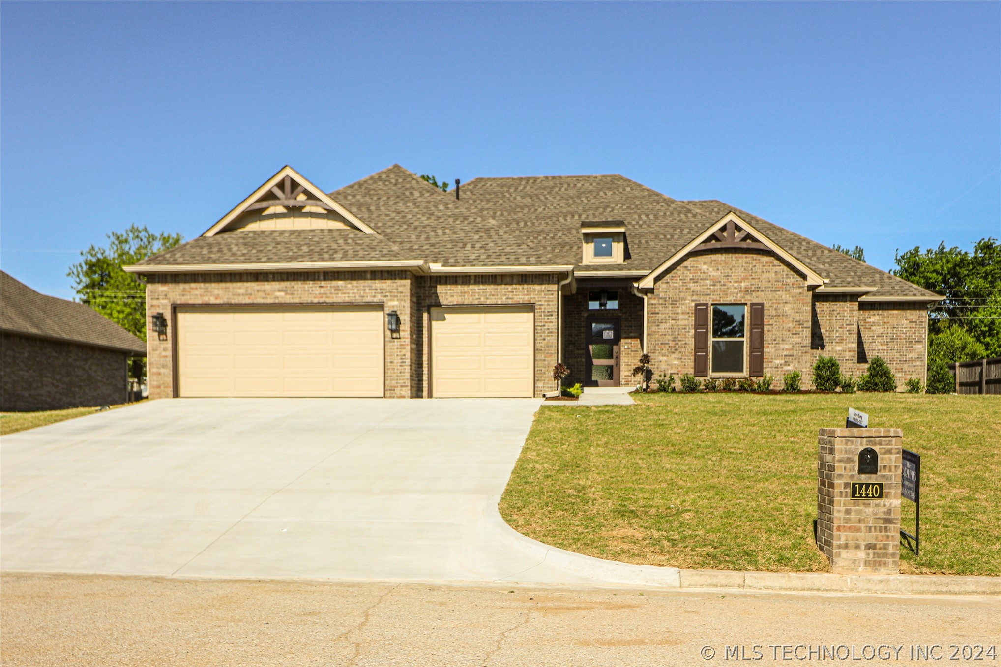 Photo 1 of 46 of 1440 Mabelle Drive house