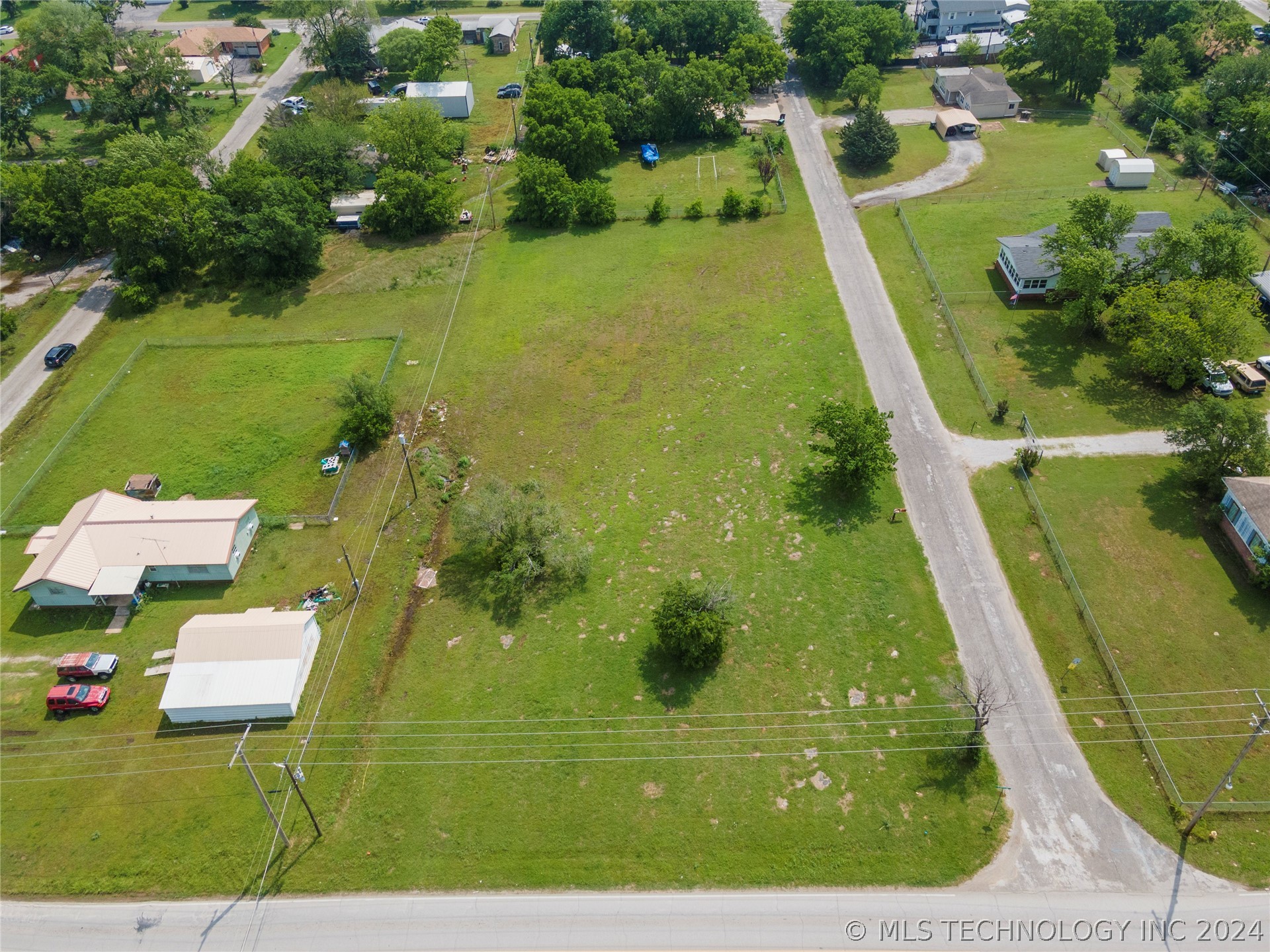 Photo 16 of 28 of E Oklahoma Street land