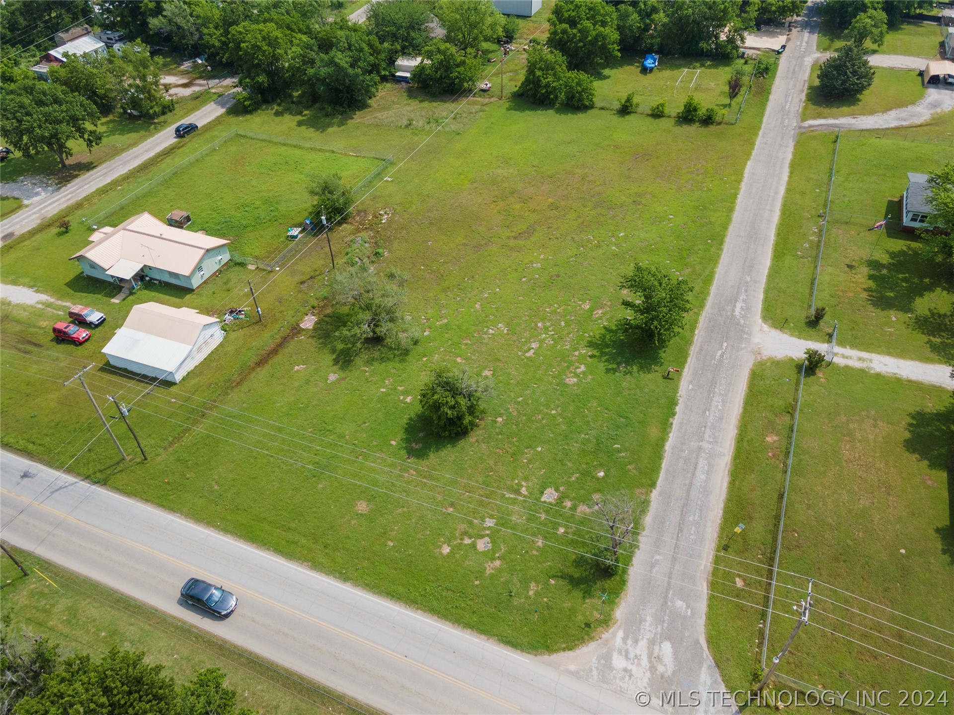 Photo 17 of 28 of E Oklahoma Street land