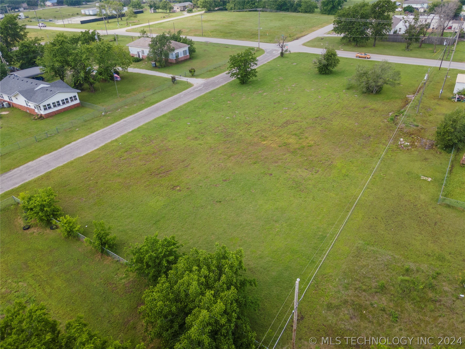 Photo 28 of 28 of E Oklahoma Street land