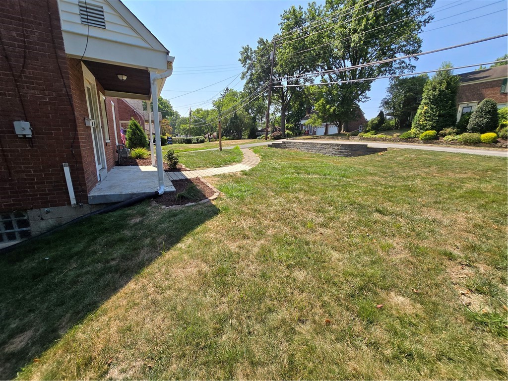 Photo 6 of 43 of 163 Meadowbrook Dr house