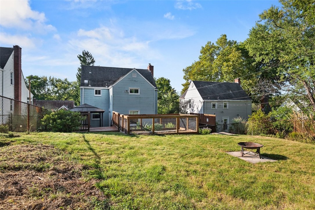 Photo 18 of 34 of 215 Caperton Street house