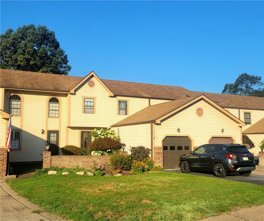 Photo 1 of 21 of 1182 Valleyview Dr townhome