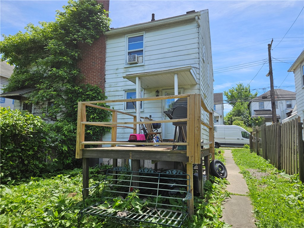 Photo 18 of 21 of 523 Farnsworth Ave house