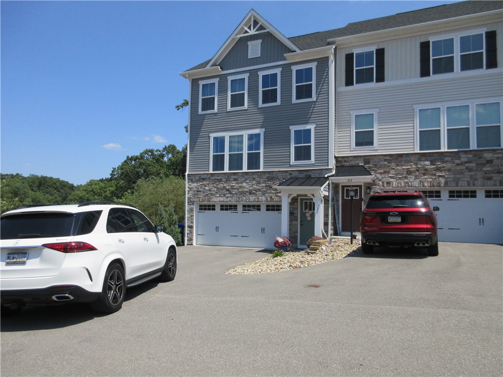 Photo 4 of 19 of 111 Moyer Hill Dr townhome