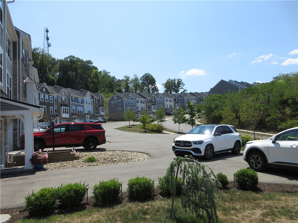 Photo 5 of 19 of 111 Moyer Hill Dr townhome