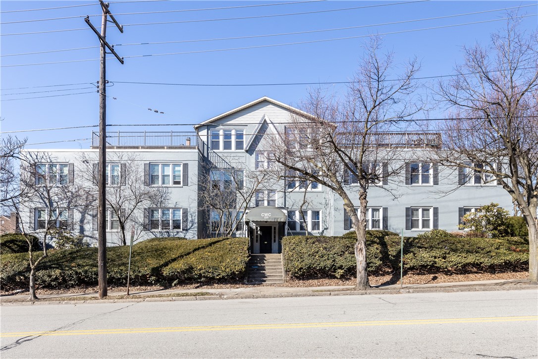 Photo 1 of 10 of 225 E Swissvale Ave 3 condo