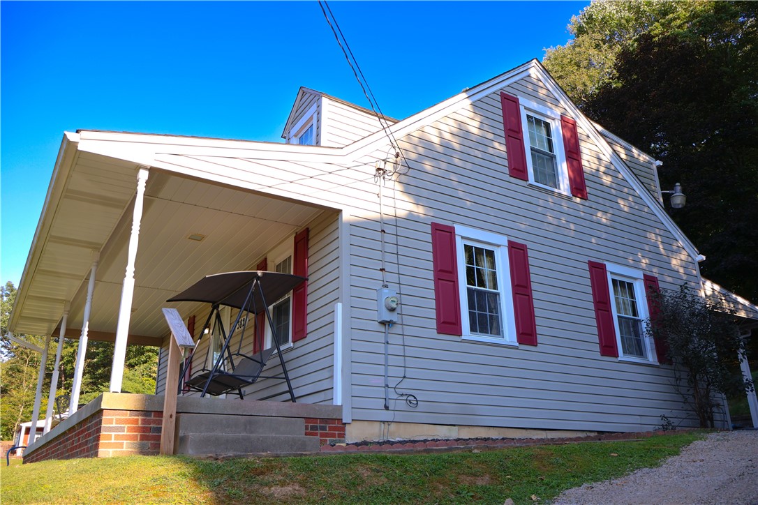 Photo 2 of 11 of 382 Donnellville house