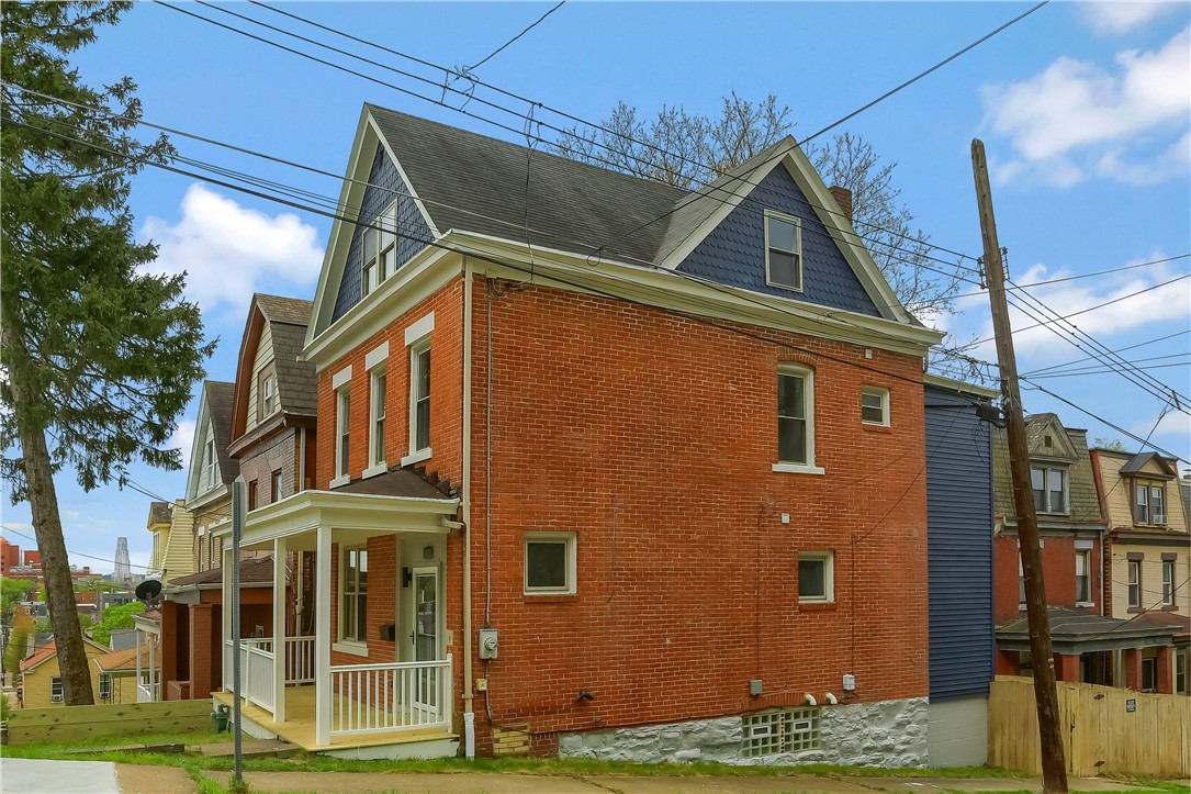 Photo 2 of 42 of 425 N Millvale Ave house