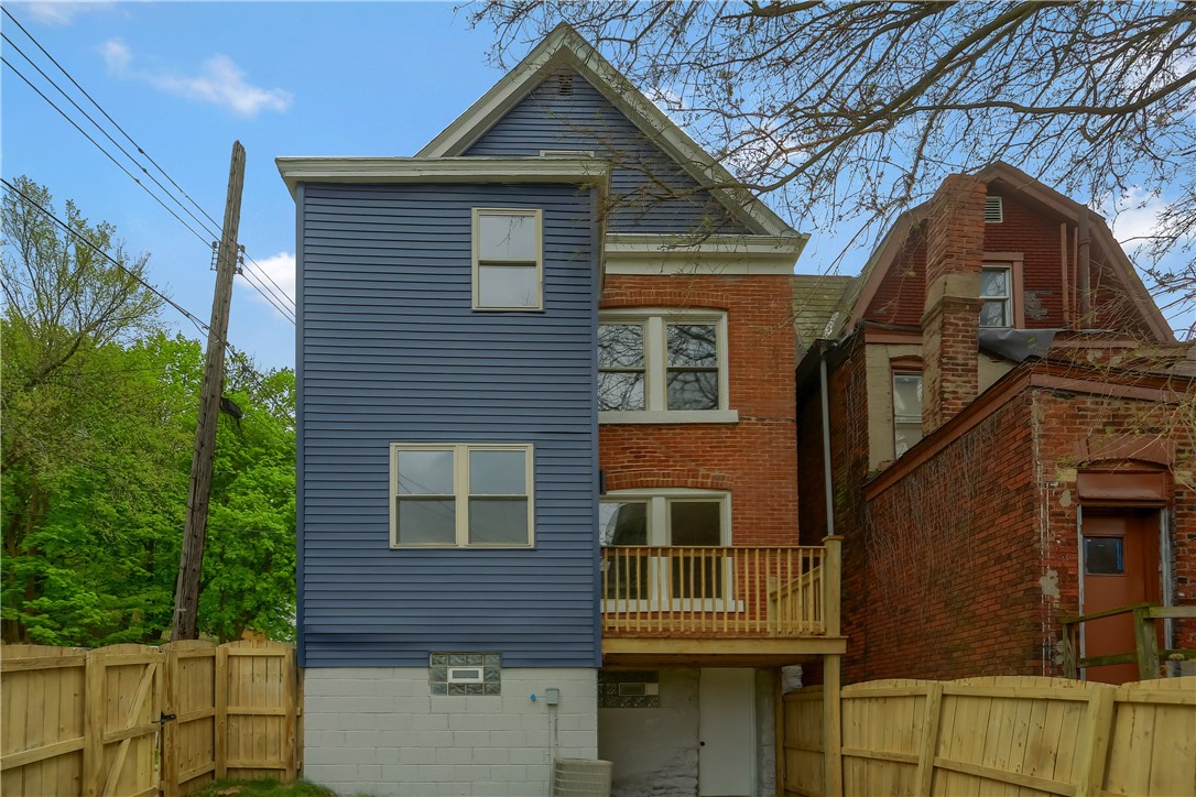 Photo 4 of 42 of 425 N Millvale Ave house