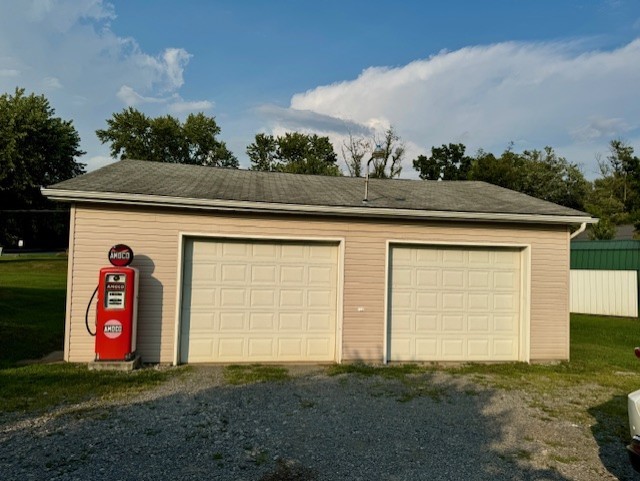 Photo 2 of 19 of 1706 Eastbrook Rd house