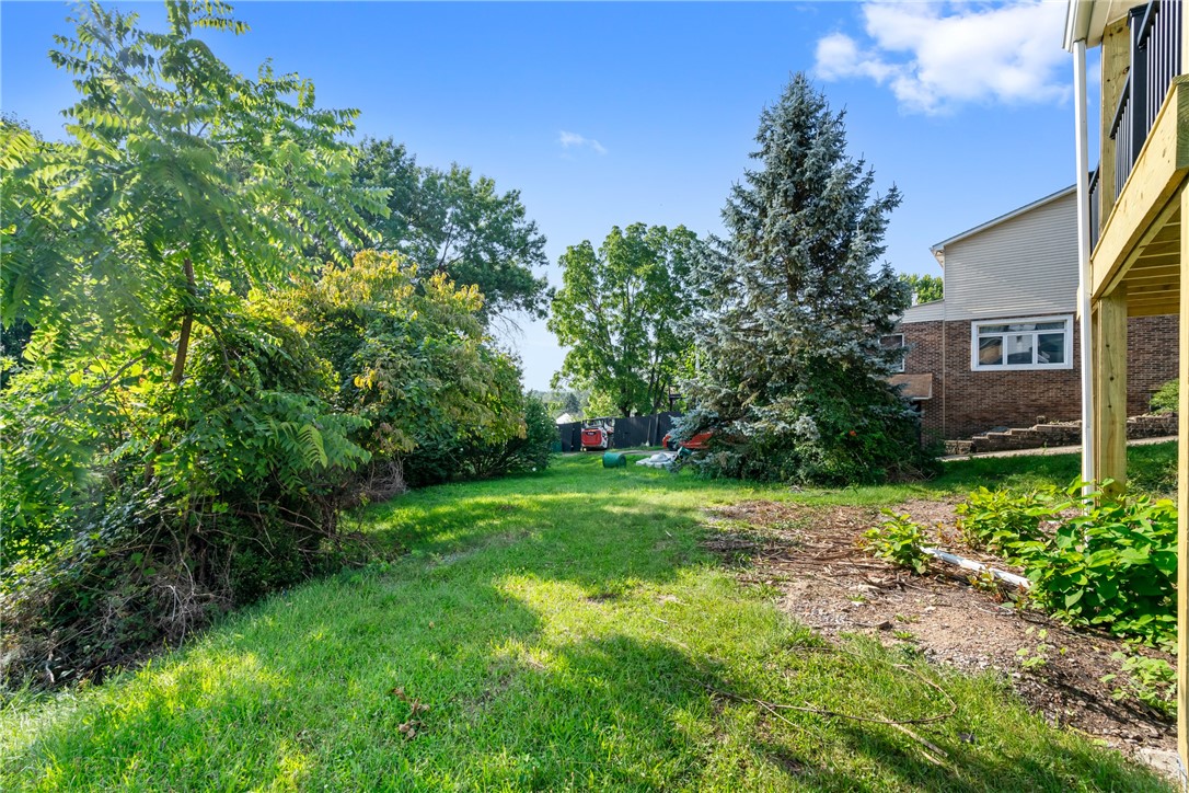 Photo 23 of 25 of 36 Coraopolis Rd house