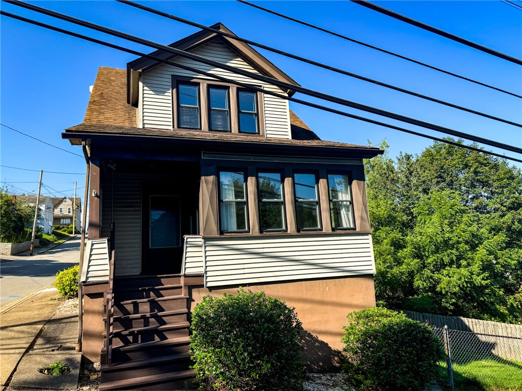 Photo 1 of 20 of 618 Fawcett Ave house