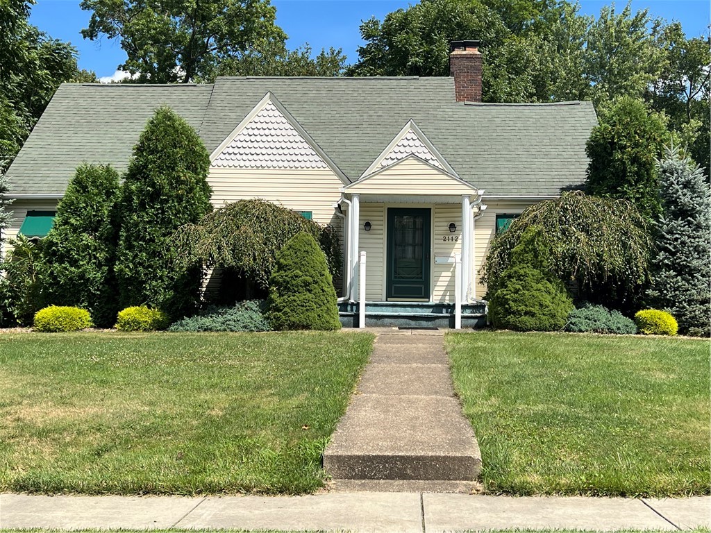 Photo 1 of 4 of 2112 Delaware Ave house