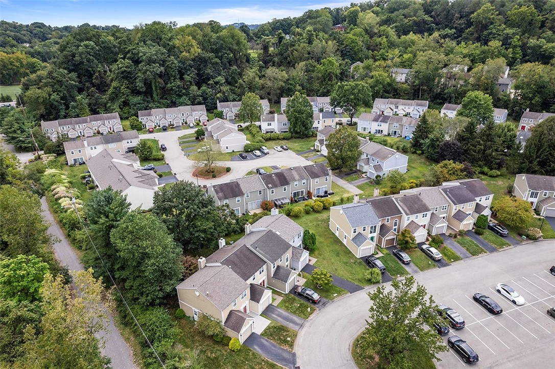 Photo 26 of 32 of 31 Greenwich Ct townhome